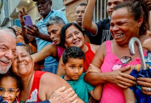Recife - PE: Moradores de Brasília Teimosa recebem títulos fundiários