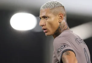 Richarlison brilha como garçom, Tottenham vence City e segue 100%