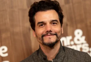 Sem Louvre, Juliette Binoche Entrega A Wagner Moura Prêmio de Cannes