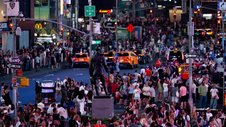 Tiroteio deixa três feridos na Times Square em Nova York