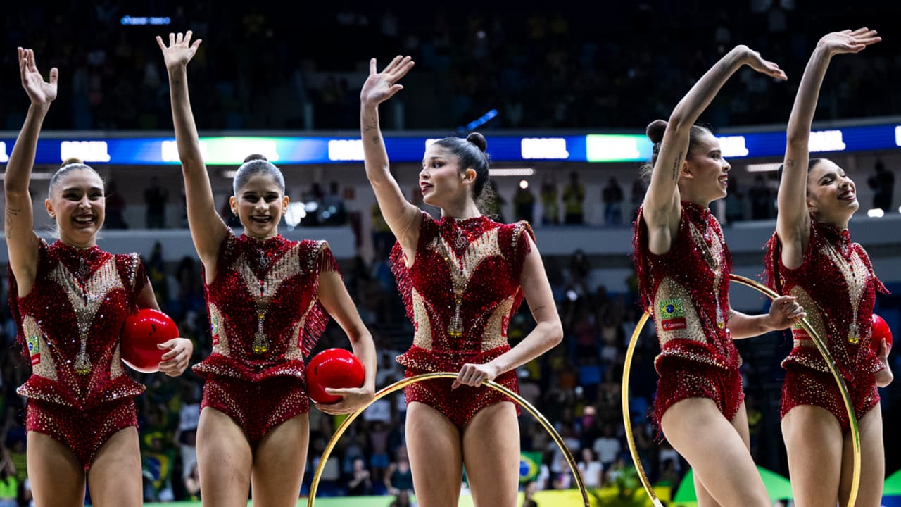 Reação da torcida na apresentação de Barbara Domingos no Mundial de Ginástica Rítmica (Foto: Kauhan Fiaux / Lance!)