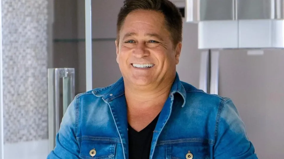 Vídeo de Leonardo Viraliza Após Responsta Afiada Um Repórter Sobre Canudo