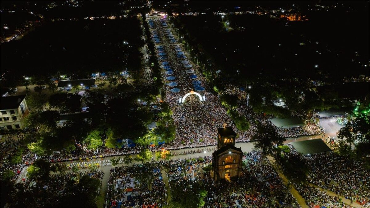 Vietnã: Santuário de La Vang recebe 90 mil peregrinos para a festa da Assunção