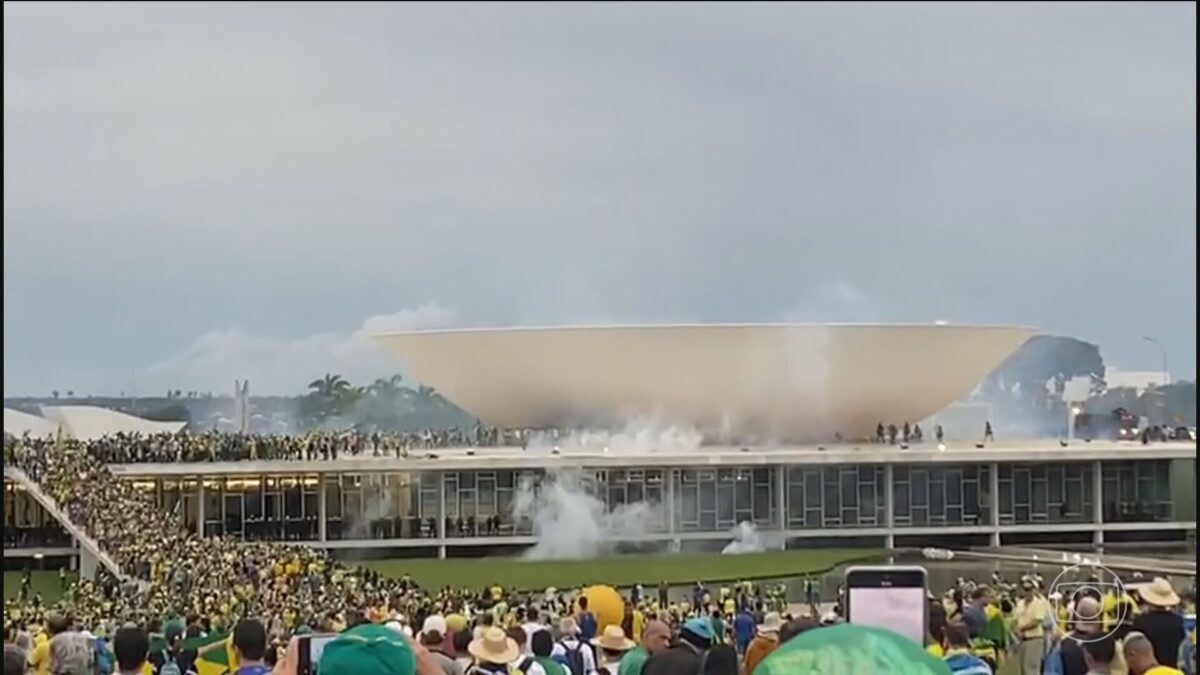dos mais de 1,4 mil presos, 141 continuam na cadeia e 44 estão em prisão domiciliar