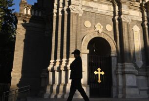 Abertura do novo ano letivo nos Seminários da China