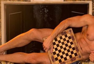 Acho que o pedaço de Hollywood está nude por esta selfie nsfw!