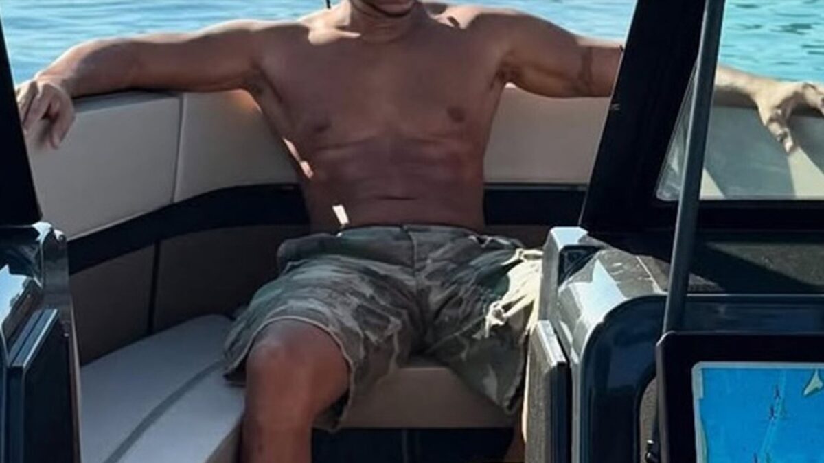 Acho que o rapper neste tiro de 'dinheiro que fazia'! Feliz aniversário!