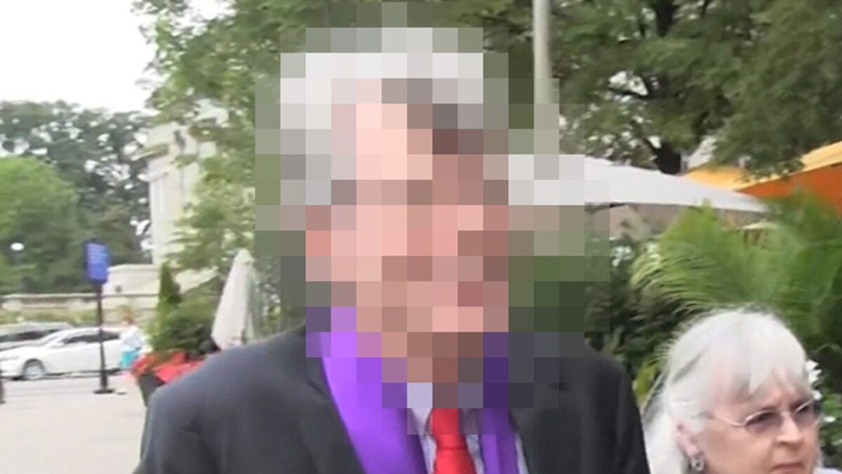 Adivinha quem é esse escritor de terror de longa data!