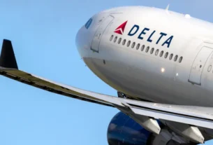 Aéreas dos EUA suspendem funcionários que festejaram morte de Kirk