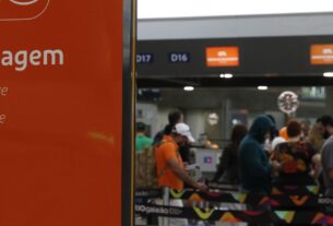 Aeroporto Santos Dumont fecha para limpeza da pista após vazamento