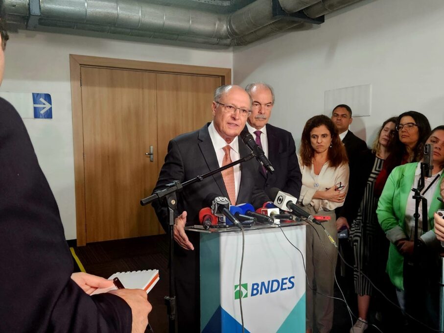 Alckmin diz que 'boa química' entre Trump e Lula vai ajudar na solução do tarifaço