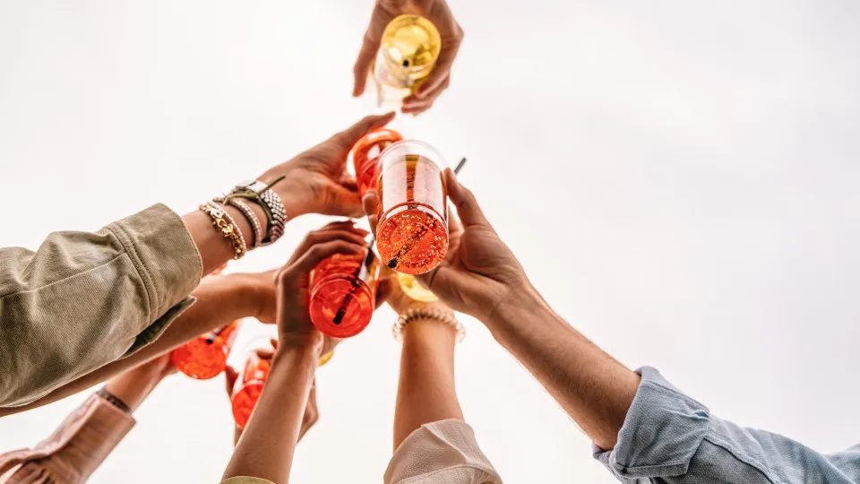 Alerta: Bebida adulterada por metanol pode cegar