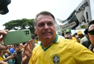 Anistia a Bolsonaro é rejeitada por 54% e aprovada por 39%