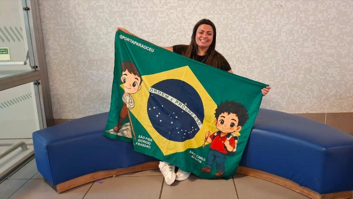 “Ansiosa para ouvir o Papa chamar Carlo de santo”, diz brasileira devota de Acutis