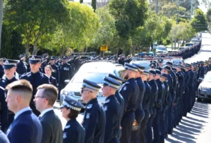 Austrália oferece R$ 3 milhões por suspeito da morte de policiais