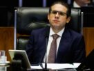 Bolsonaristas levam a Motta proposta para salvar mandato de Eduardo nos EUA