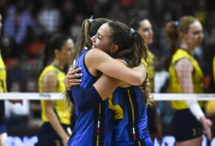 Brasil perde da Itália e vai disputar terceiro lugar no Mundial de vôlei feminino