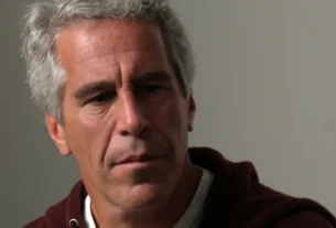 Brasileira vítima de Jeffrey Epstein fala pela primeira vez após ter sido abusada aos 14 anos
