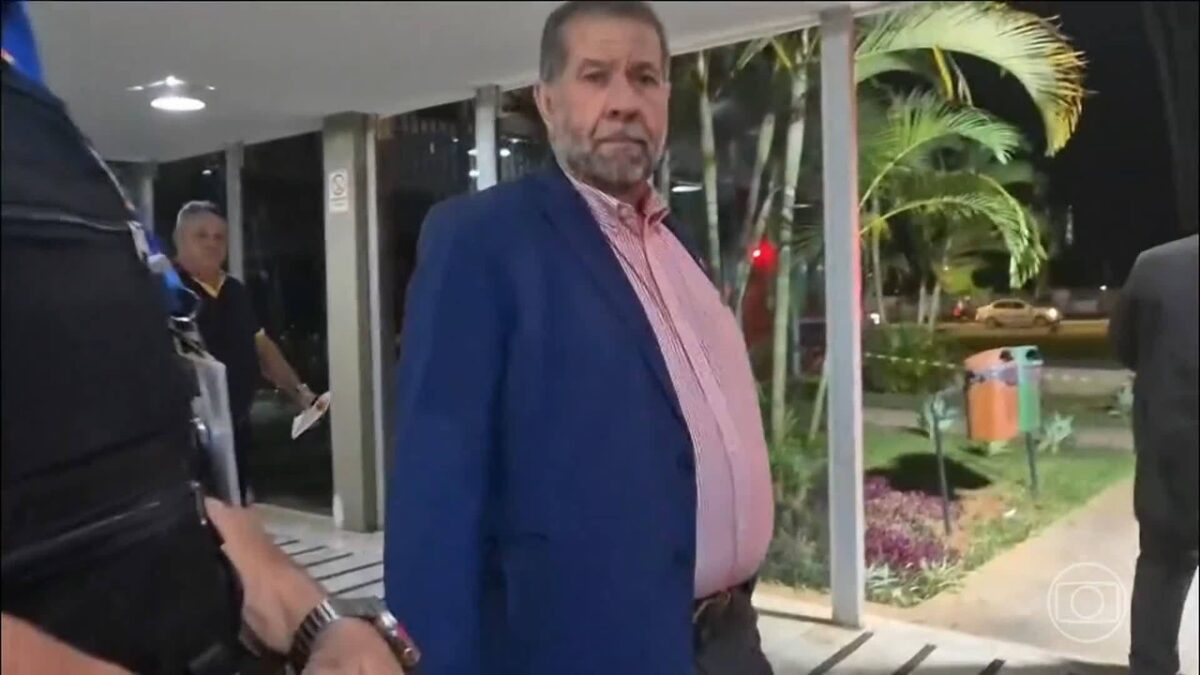 CPI do INSS deve ouvir Carlos Lupi nesta segunda