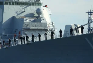 Caças venezuelanos sobrevoam navio americano no Caribe