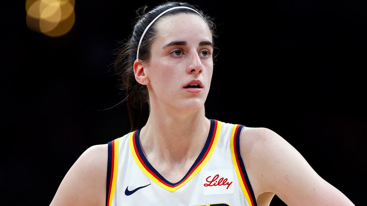 Caitlin Clark diz que não voltará de lesão nesta temporada