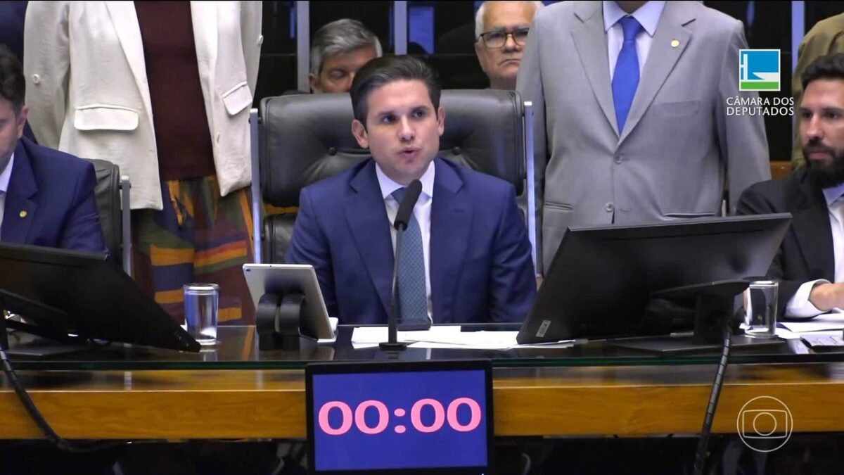 Câmara aprova PEC da Blindagem: como votaram os deputados e os partidos