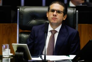 Câmara aprova projeto do governo que endurece pena para receptação de celulares