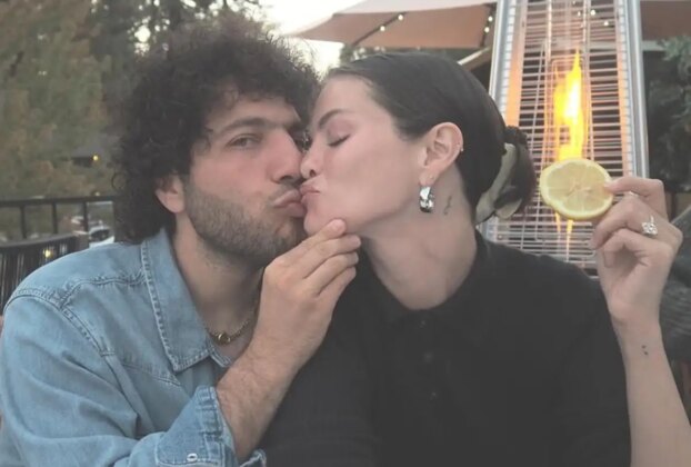 Casamento de Selena Gomez e Benny Blanco Já TEM Data e Local, site Revela