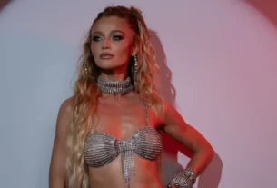 Cintia Dicker é anunciada como nova musa da Salgueiro