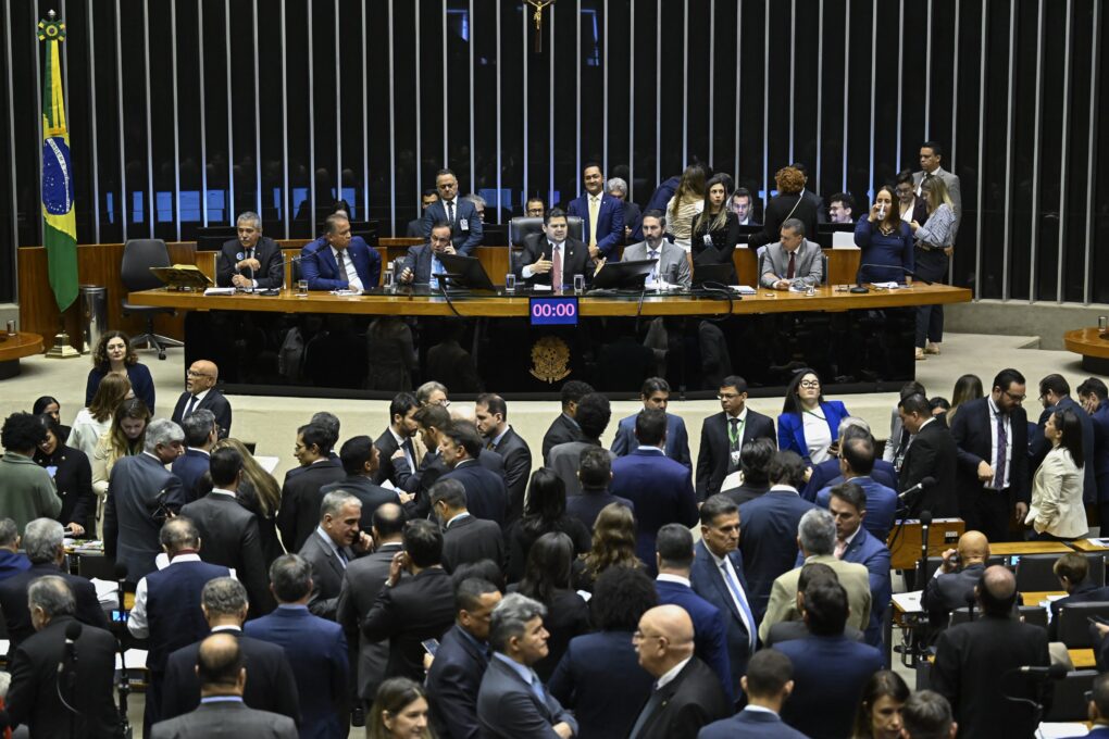 Com urgência aprovada, Câmara ainda precisa discutir abragência do projeto de anistia