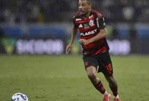 De La Cruz recomeça no Flamengo em jogo com mais minutos após saída de desafeto