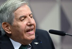 Defesa de Heleno diz que distanciamento de Bolsonaro tirou general de contexto de trama golpista