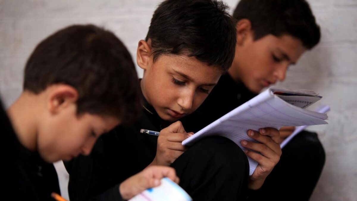 Dia da Alfabetização: paz e igualdade começam pela educação