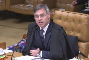 É #FAKE que houve sabotagem em avião e suposta tentativa de assassinato de André Mendonça