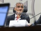 É #FAKE que vídeo de Romário xingado de 'golpista' em aeroporto foi registrado em meio a pressão de bolsonaristas; gravação é de 2017
