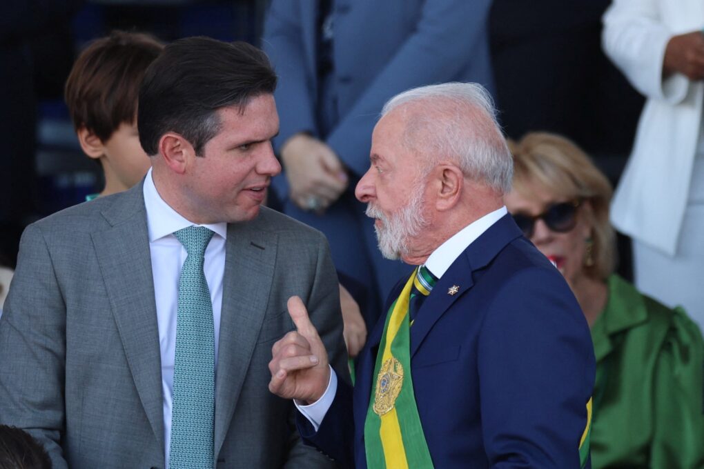 Em almoço no Alvorada, Lula reafirma a Motta ser contra anistia e discute pauta do governo