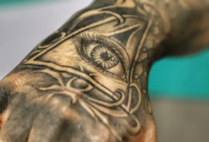 Famosos que foram suposmentos mortos Pelos Illuminati