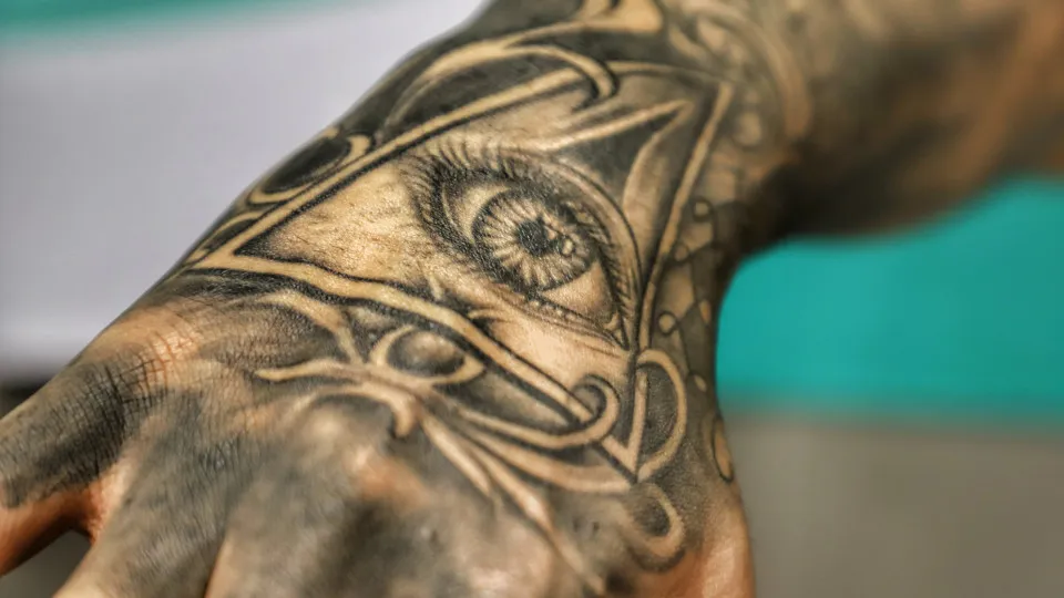 Famosos que foram suposmentos mortos Pelos Illuminati