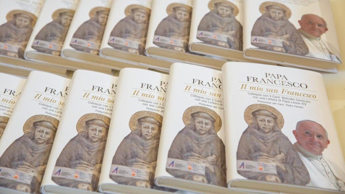 Francisco e São Francisco, um livro póstumo. Leão XIV: parece ouvir-se novamente a sua voz