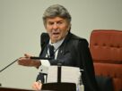 Fux se contradiz em voto, e gabinete fala em erro de digitação