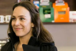 Gabriela Duarte SE DESCULPA APÓS REPOSTAR VÍDEO CHAMANDO CAETANO, GIL E CHICO DE DECADENTES