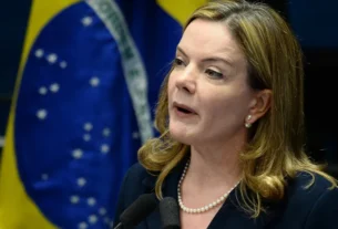Gleisi pede empenho de ministros para evitar avanço de anistia no Congresso