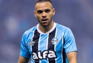 Grêmio enfrenta o Mirassol, sensação do Brasileiro, com o apoio da Arena lotada