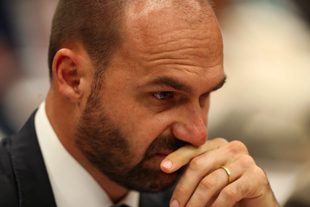 Integrantes do STF esperam julgar Eduardo Bolsonaro até o fim do ano