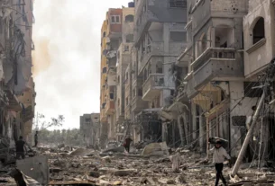 Israel avança sobre Cidade de Gaza e abre rota temporária para moradores fugirem