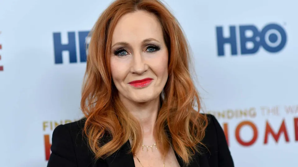 JK Rowling Chama Emma Watson de 'ignorante' em Desabafo nas Redes Sociais