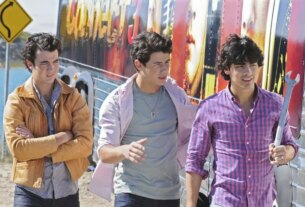 Jonas Brothers Recriam Fotos de "Camp Rock" e Reforçam Rumores de Terceiro Filme