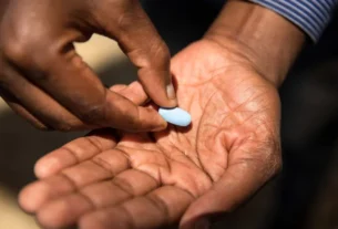 Jovens de 15 a 29 anos são os que mais usam máquinas de PrEP, de prevenção ao HIV, no metrô de SP