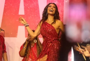 Juliana Paes é Coroada Rainha de Bateria da Viradouro