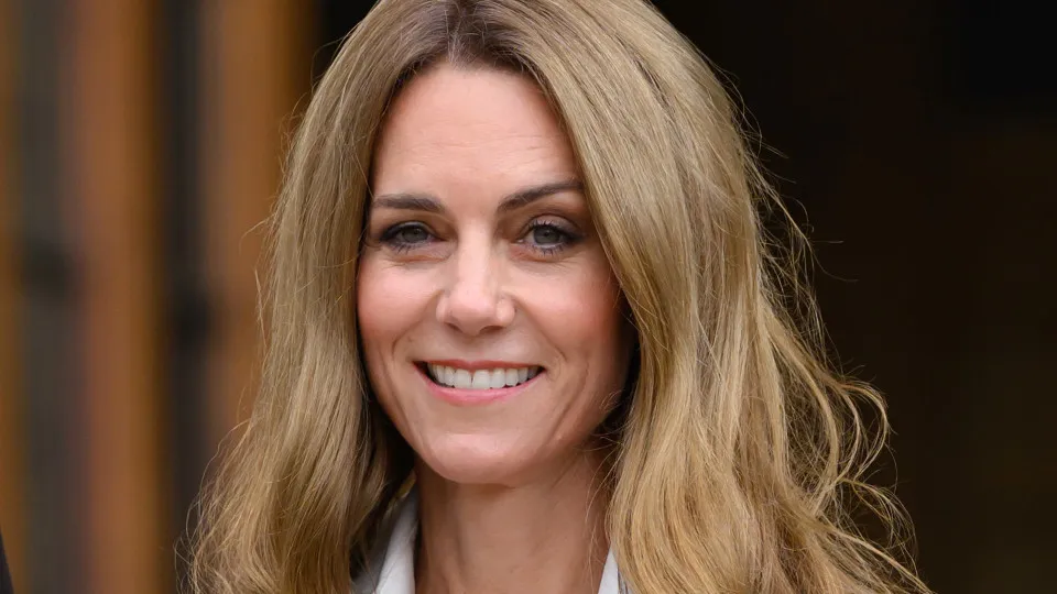 Kate Middleton Loira? "Fez Isso para Facilitar Transição para O Grisalho"